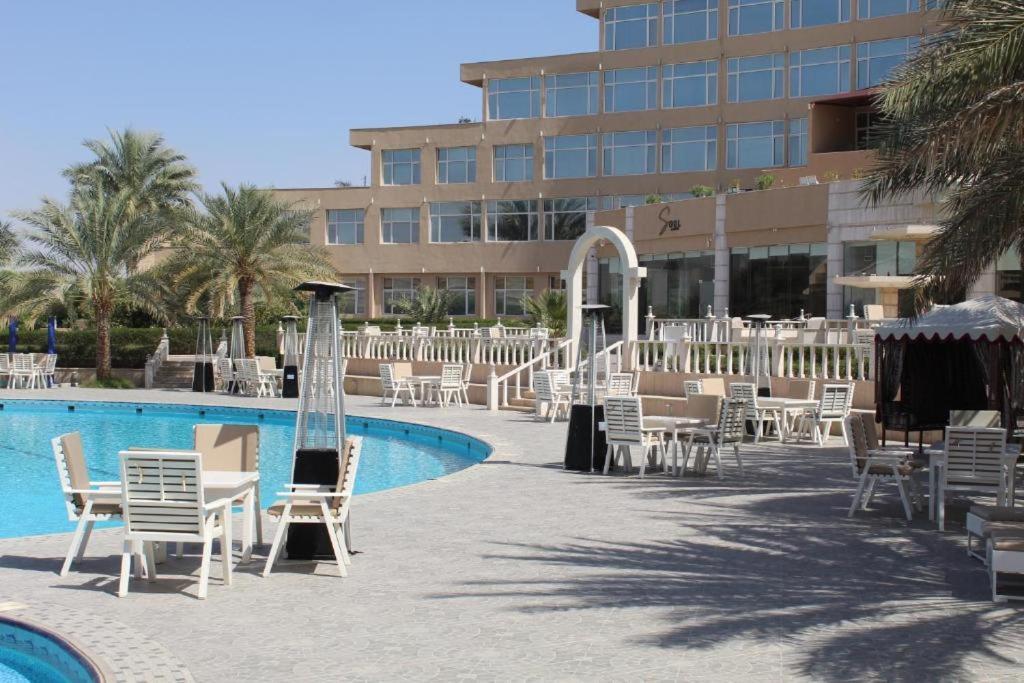 Al Salam Grand Hotel Al Buraimi Exterior foto