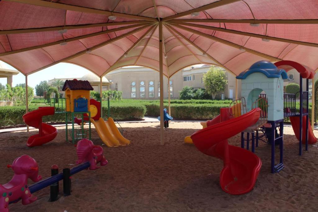 Al Salam Grand Hotel Al Buraimi Exterior foto